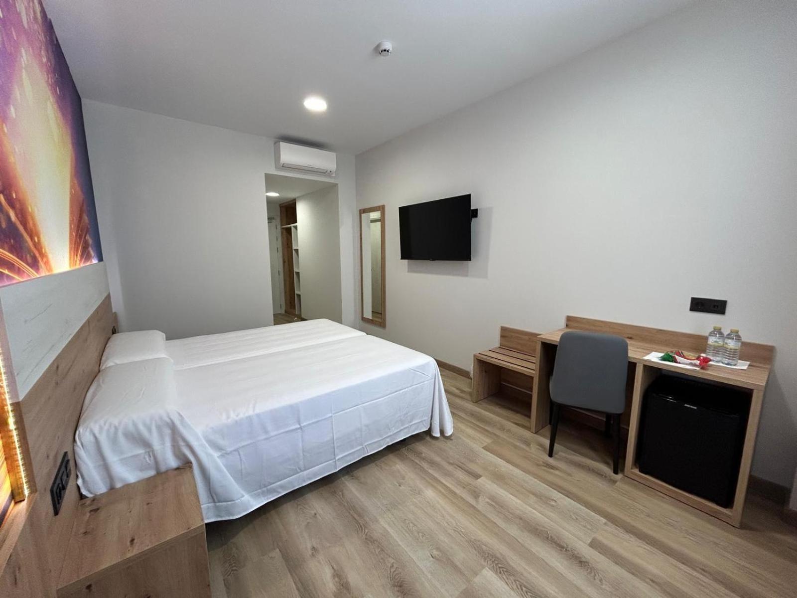 Hotel Javalambre La Puebla De Valverde Extérieur photo